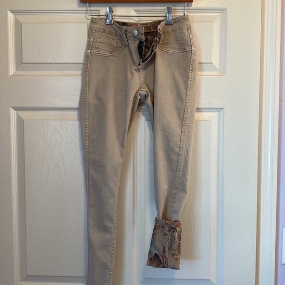 Venus Reversible Jeans Multi/Tan Size: XS - Picture 6 of 6